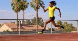 woman running negative splits